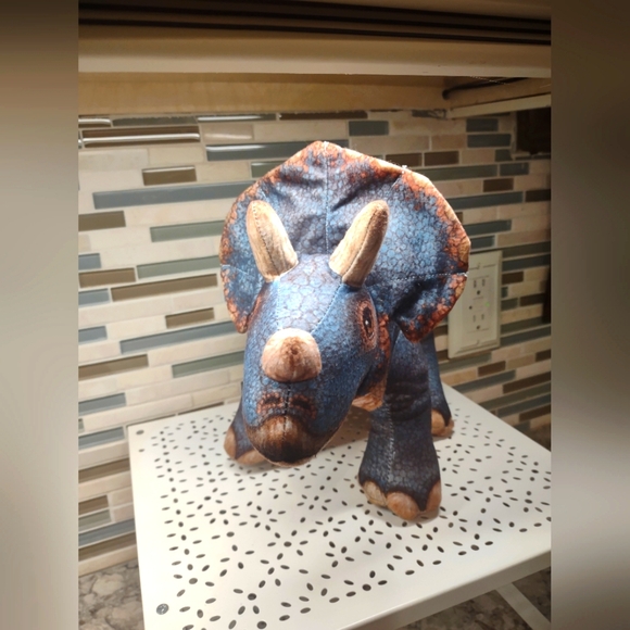 Vintage Jurassic Park Plush Triceratops Stuffed Animal Dakin 1992 - Picture 1 of 7